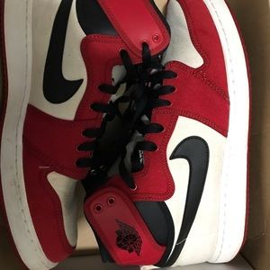 I’m selling my Jordan’s. Jordan 3s and 1 size 10.5